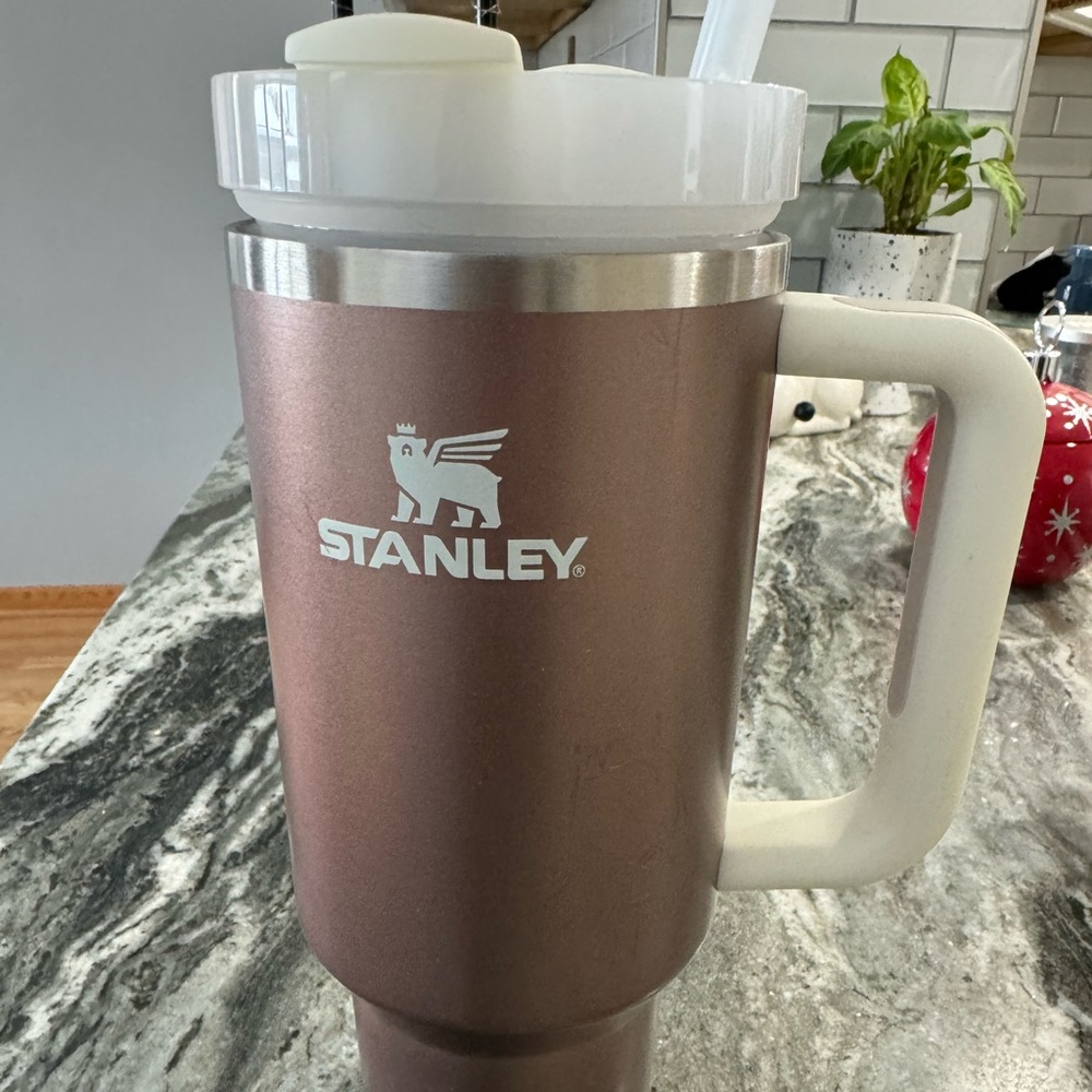 Stanley 40 ounce rose gold quencher